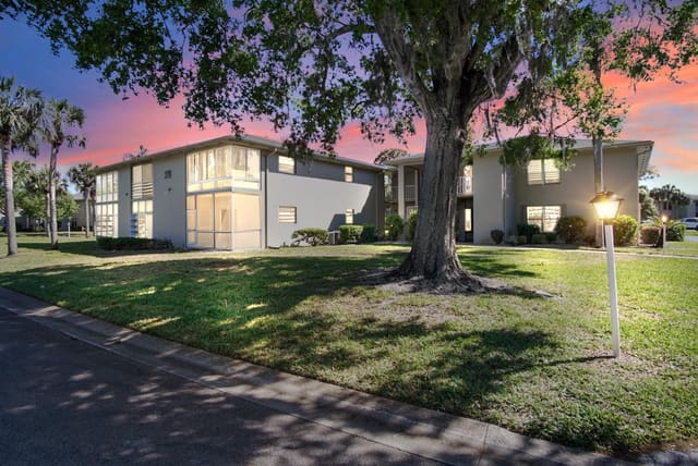 28 Lake Vista Trail 201, sold in Vista St Lucie, Port St Lucie, FL