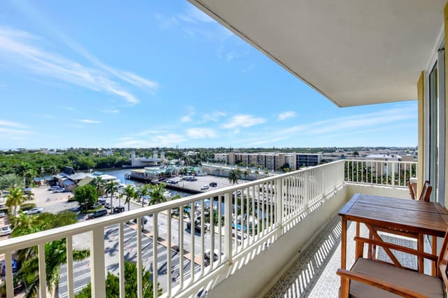 625 Casa Loma Boulevard 702, Boynton Beach, FL 33435