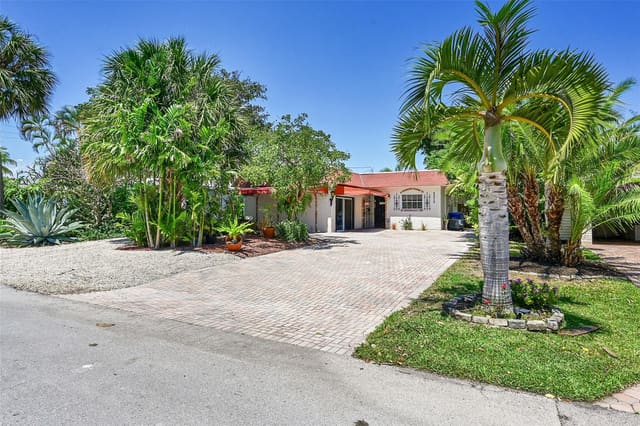 2375 SE 6th Street, sold in Santa Barbara Villas, Pompano Beach, FL