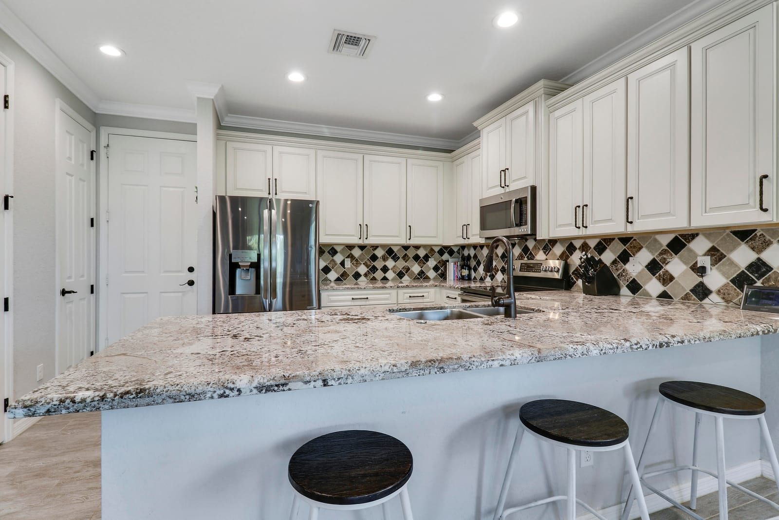 643 SW Glen Crest Way, Stuart, FL 34997 photo 4