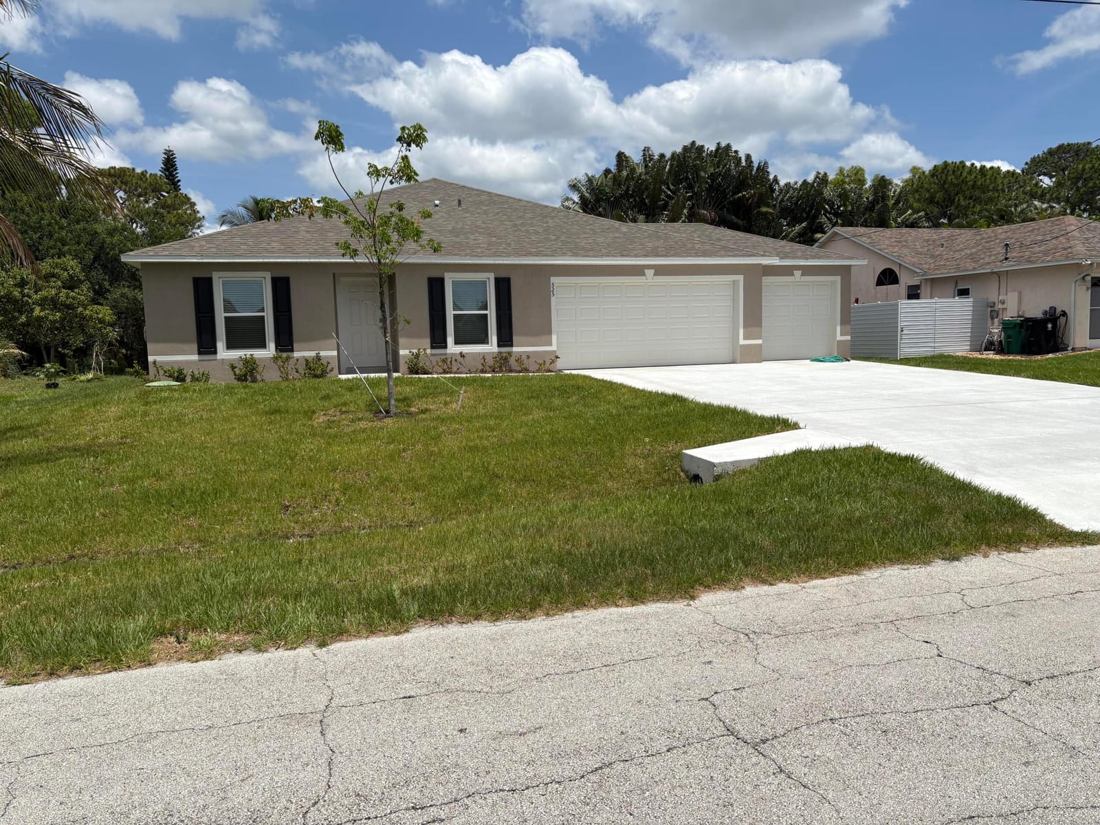 525 SE Fallon Drive, Port St. Lucie, FL 34983