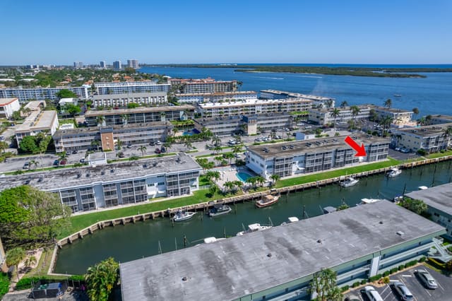 112 Doolen Court 102, sold in Lake Colony Apts Two Inc, North Palm Beach, FL