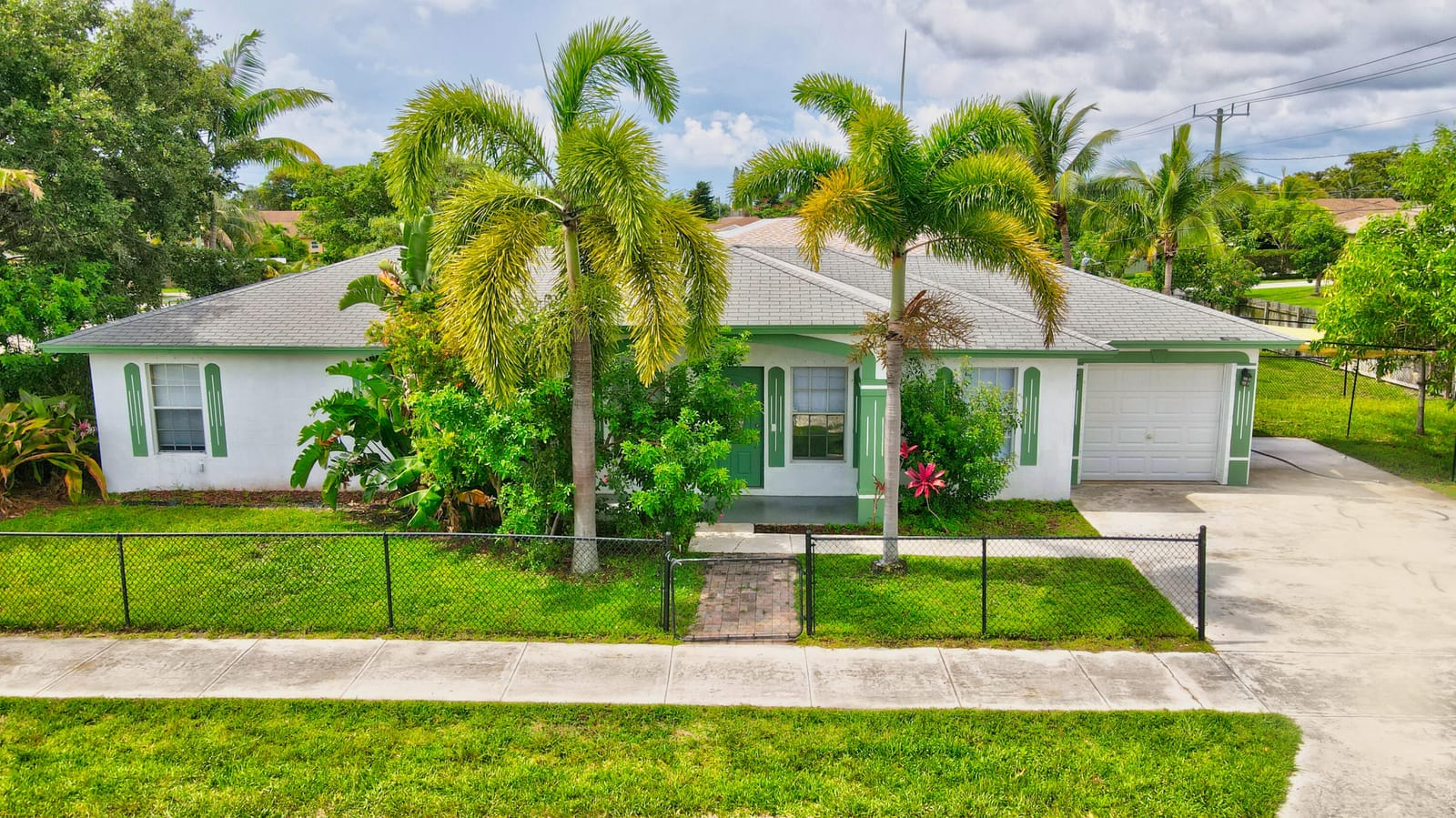 102 SW 13th Avenue, Delray Beach, FL 33444