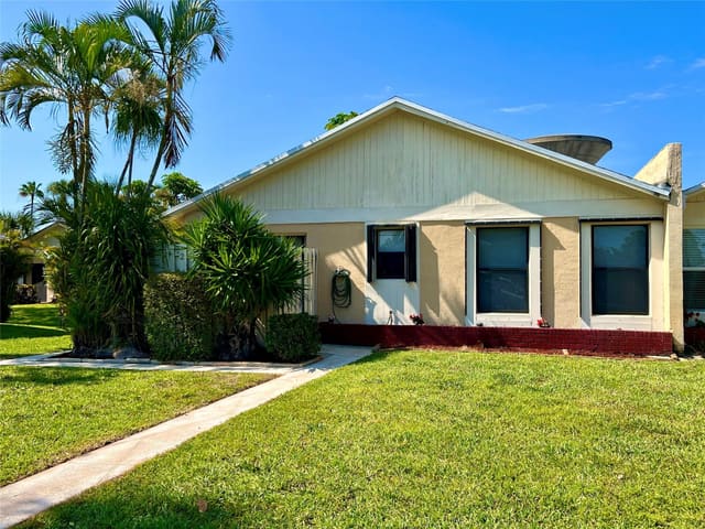 211 SE 1st Circle 211, sold in Seaway Villas, Boynton Beach, FL