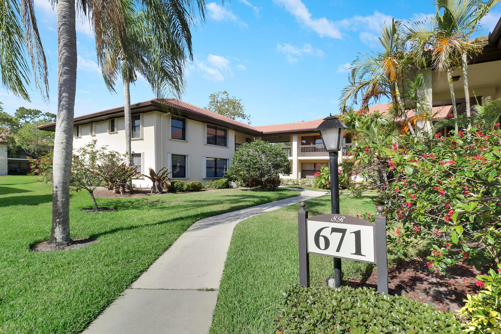 671 SW South River Drive 207, Stuart, FL 34997 photo 1