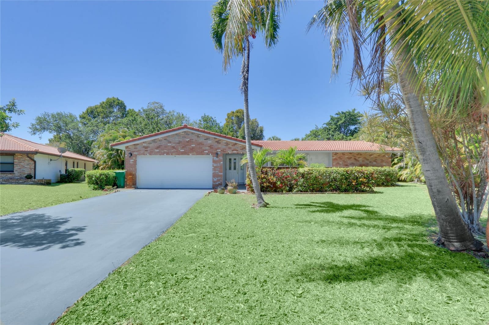 286 NW 83rd Lane, Coral Springs, FL 33071