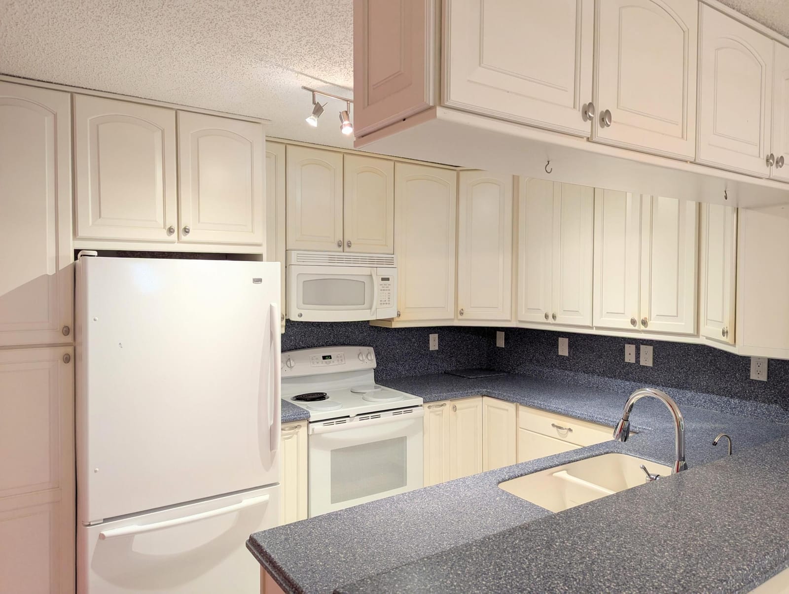 1914 Palmland Drive B, Boynton Beach, FL 33436 photo 5