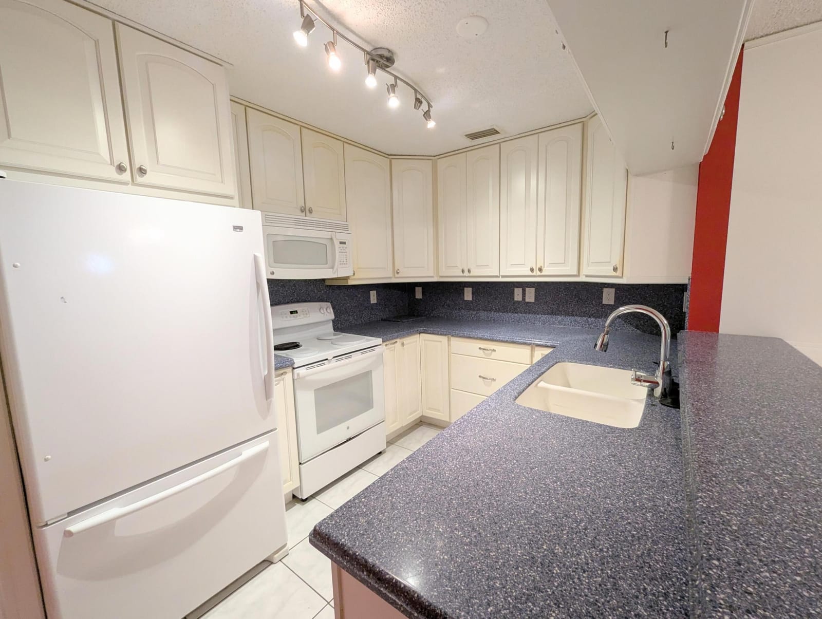 1914 Palmland Drive B, Boynton Beach, FL 33436 photo 6