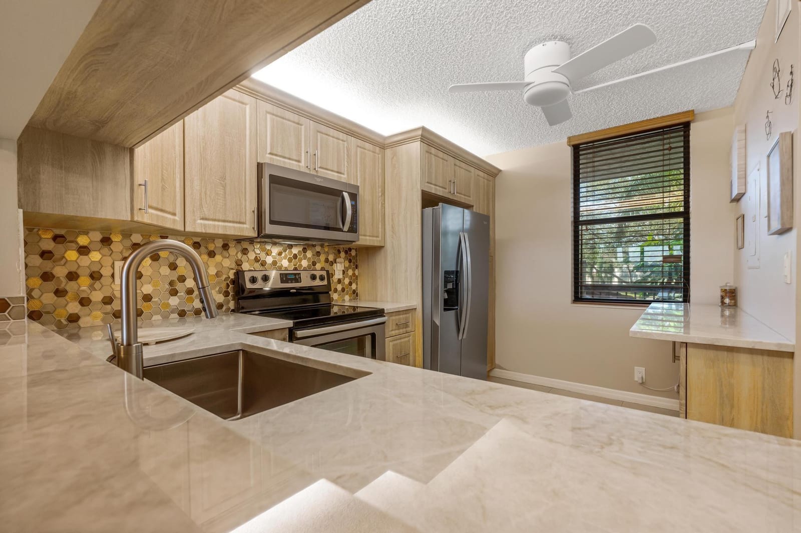 2907 Carambola Circle 203 — photo 4