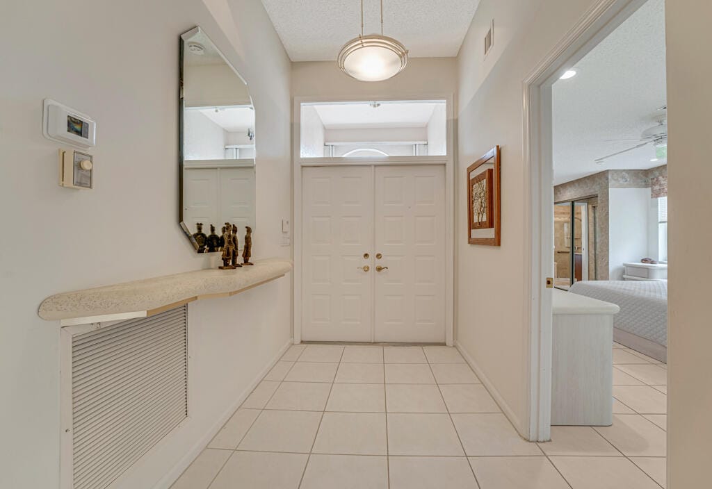 9870 Harbour Lake Circle — photo 3