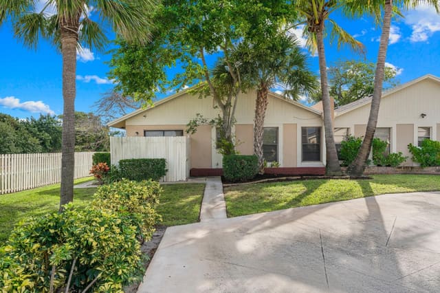 224 SE 1st Circle 19a, sold in Seaway Villas, Boynton Beach, FL