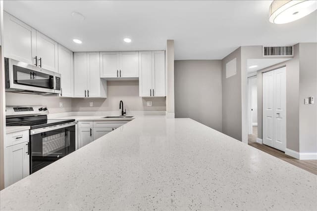 7000 NW 17th St Street 117, Plantation, FL 33313