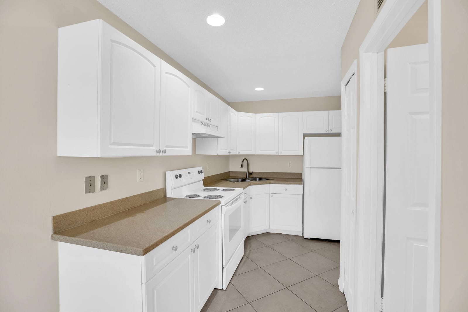 2015 Oleander Boulevard A — photo 11