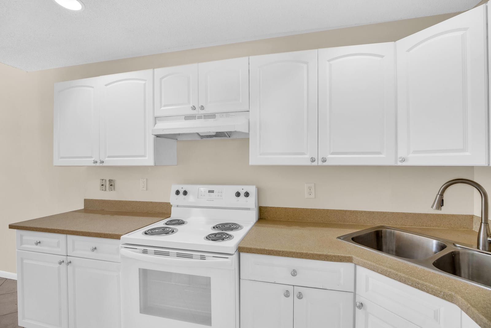 2015 Oleander Boulevard A — photo 12
