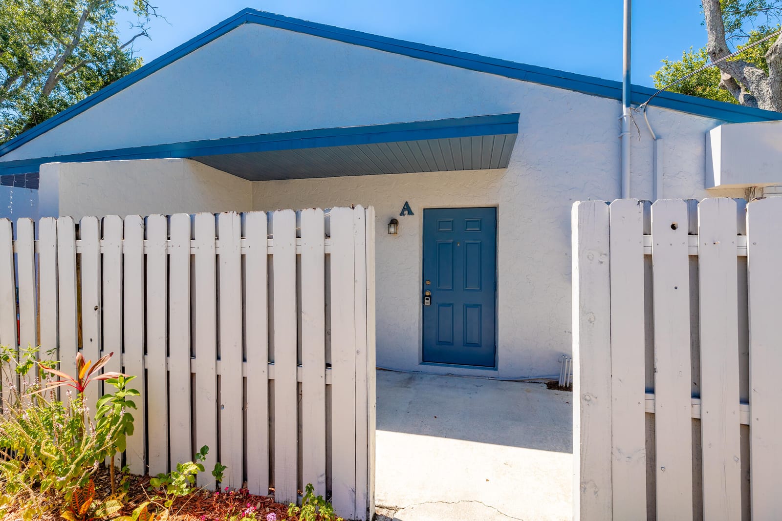 2015 Oleander Boulevard A — photo 4