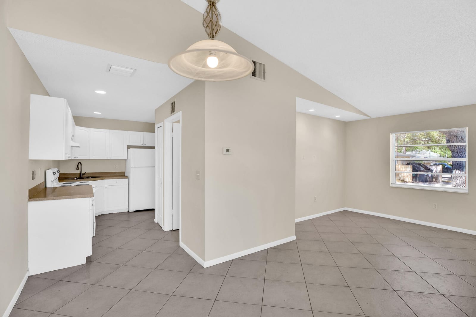 2015 Oleander Boulevard A — photo 7