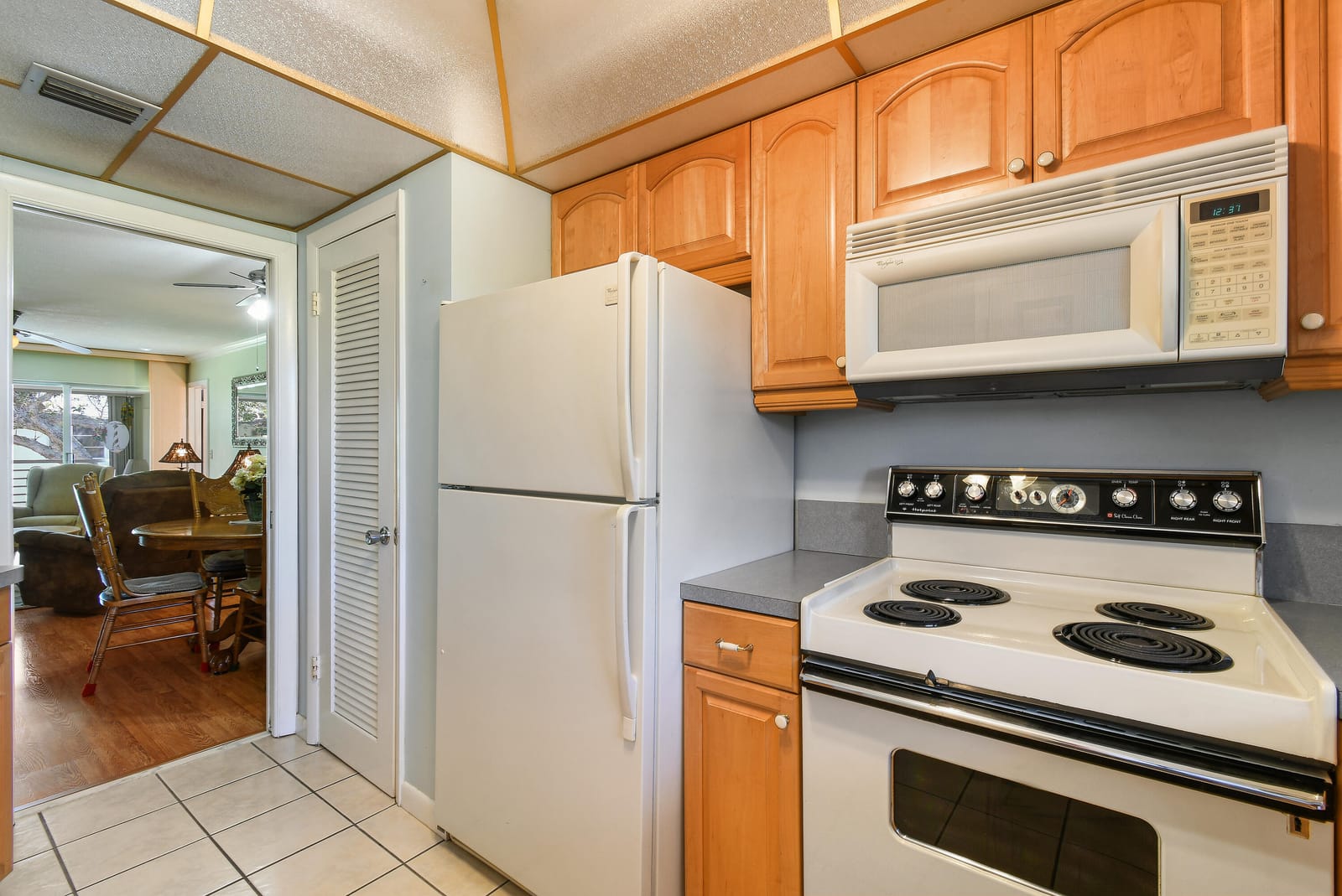 9 Westwood Avenue 201, Tequesta, FL 33469 photo 12