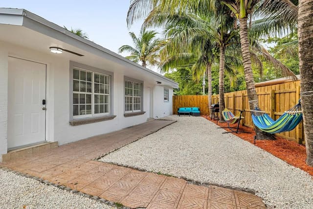251 NE 40th Court, Oakland Park, FL 33334