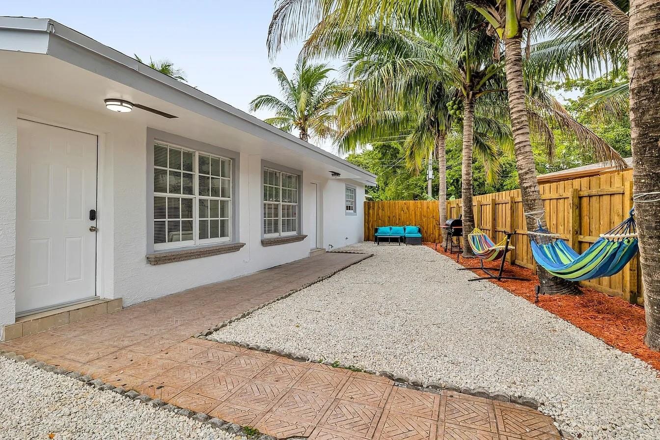 251 NE 40th Court, Oakland Park, FL 33334