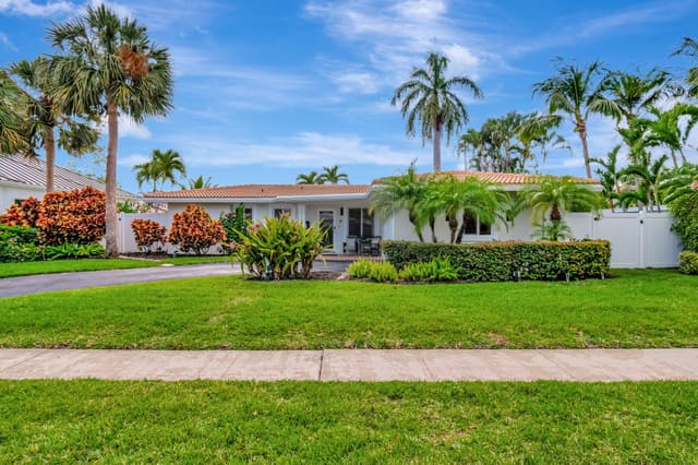 311 SW 7 Terrace, sold in Royal Oak Hills, Boca Raton, FL