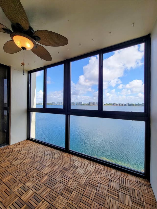 114 Lake Emerald Drive 401, Oakland Park, FL 33309