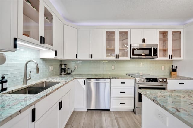 760 NW 99th Circle, Plantation, FL 33324