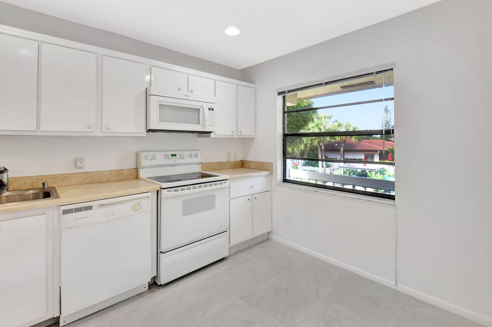 9187 Norte Lago 5 J, Boca Raton, FL 33428 photo 6