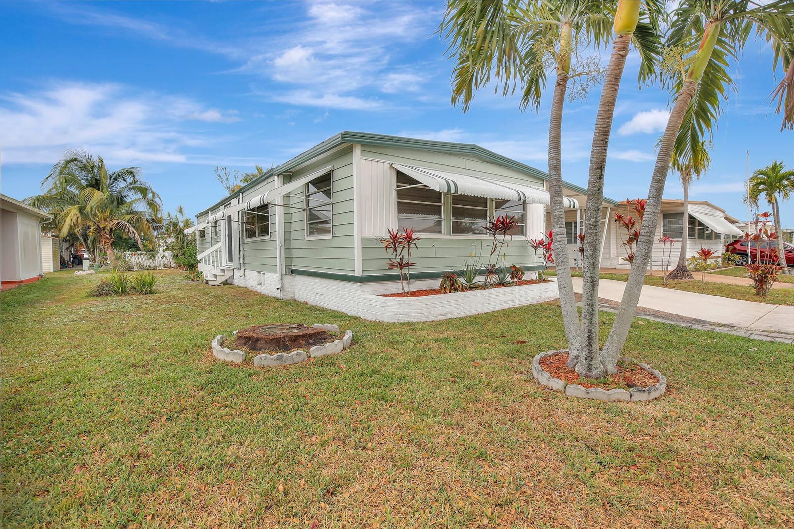 2061 SW 83 Avenue, Davie, FL 33324 photo 2
