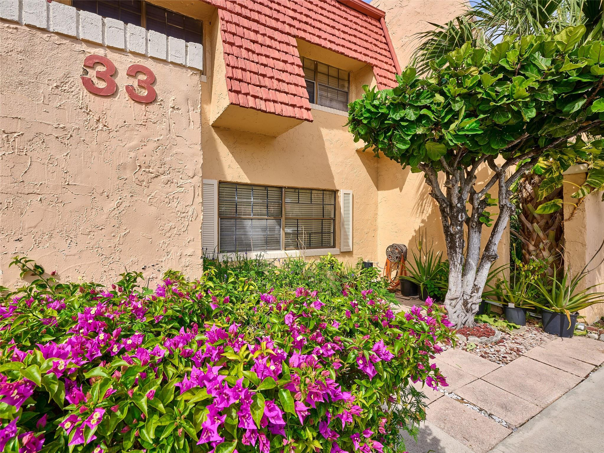 33 Spinning Wheel Lane 33, Tamarac, FL 33319, Tamarac
