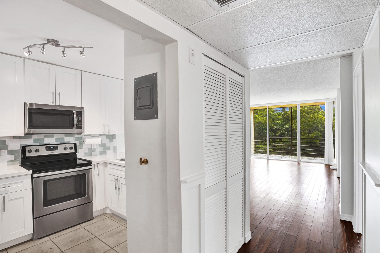 105 Royal Park Drive 3d — photo 12