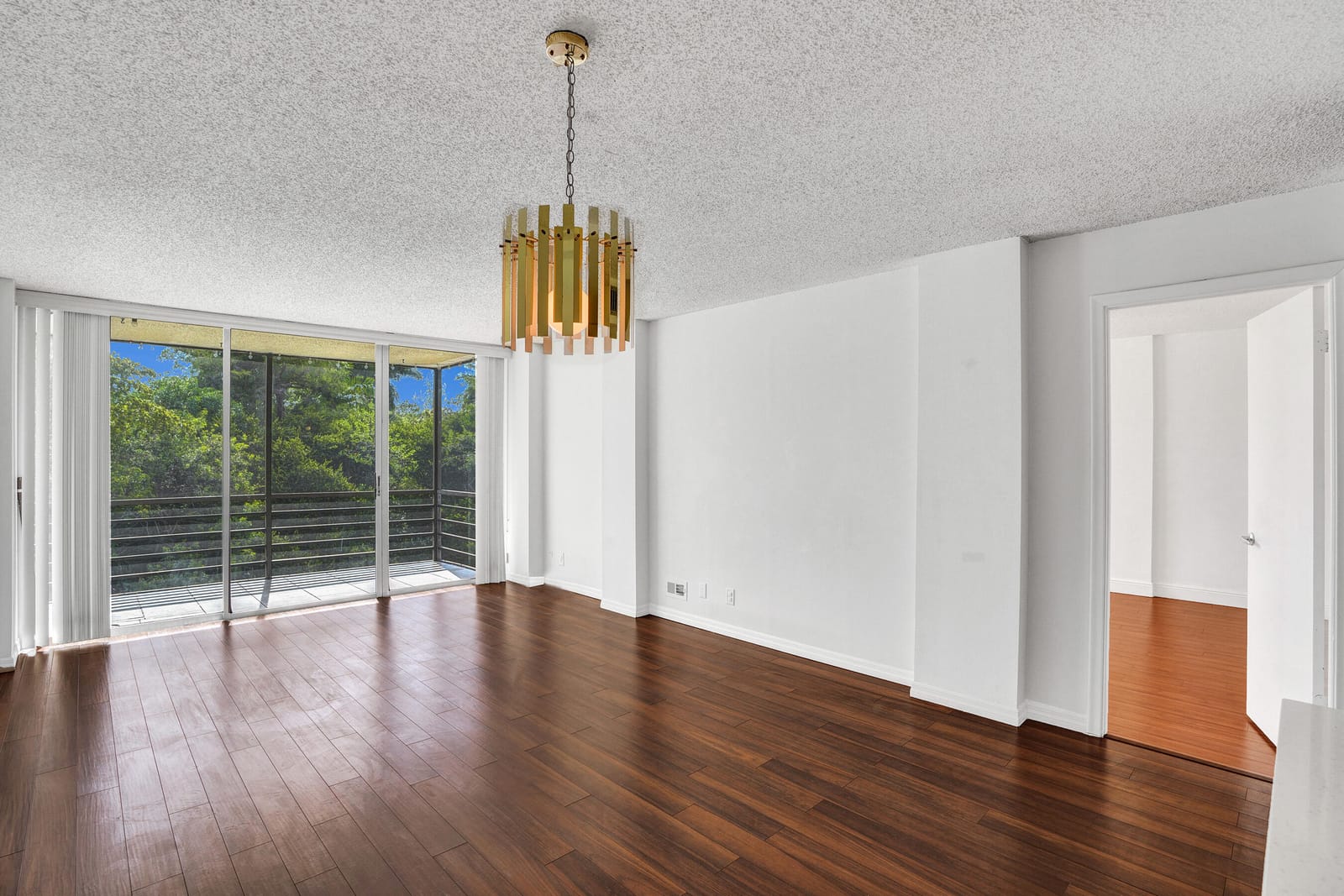 105 Royal Park Drive 3d — photo 8