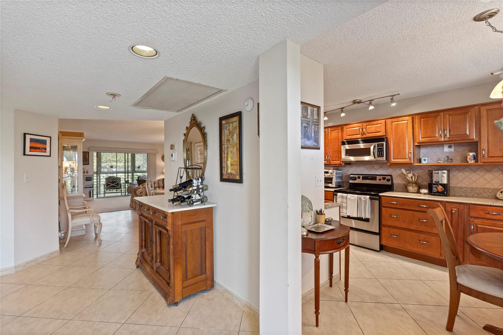 1503 Cayman Way L4 — photo 2