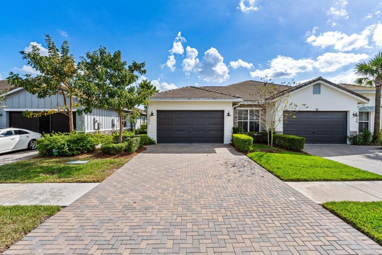 19696 Weathervane Way, Loxahatchee, FL 33470