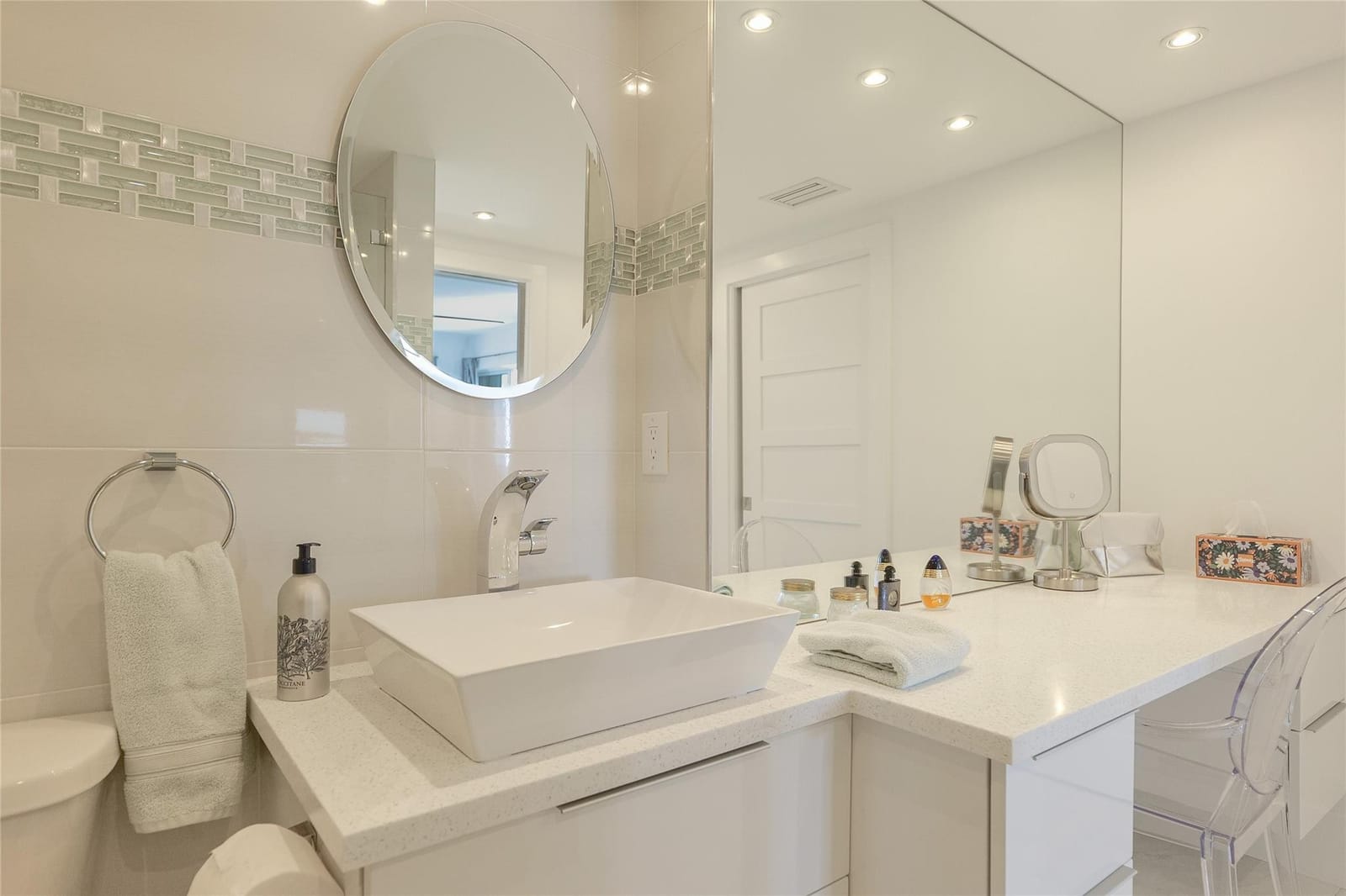 3930 Inverrary Boulevard 704-D, Lauderhill, FL 33319 photo 29