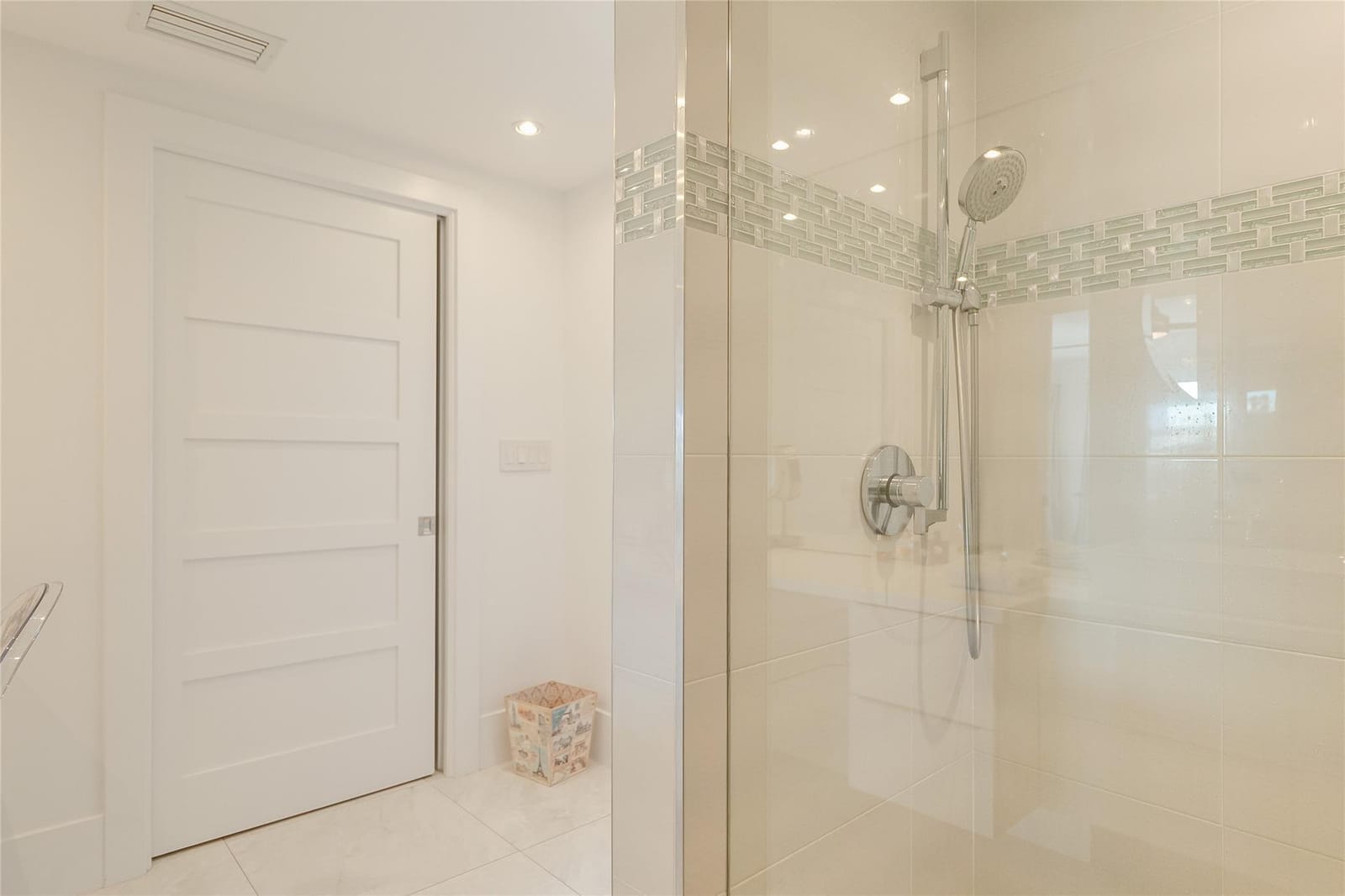 3930 Inverrary Boulevard 704-D, Lauderhill, FL 33319 photo 30