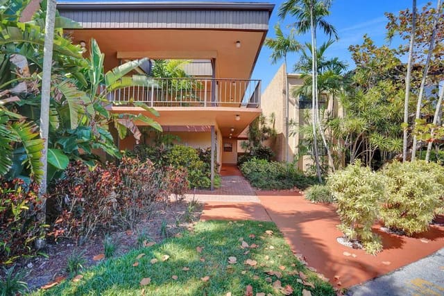 8851 N New River Canal Road 17E, sold in Jacaranda Villas, Plantation, FL