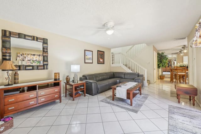 9890 NW 6th Court, Plantation, FL 33324
