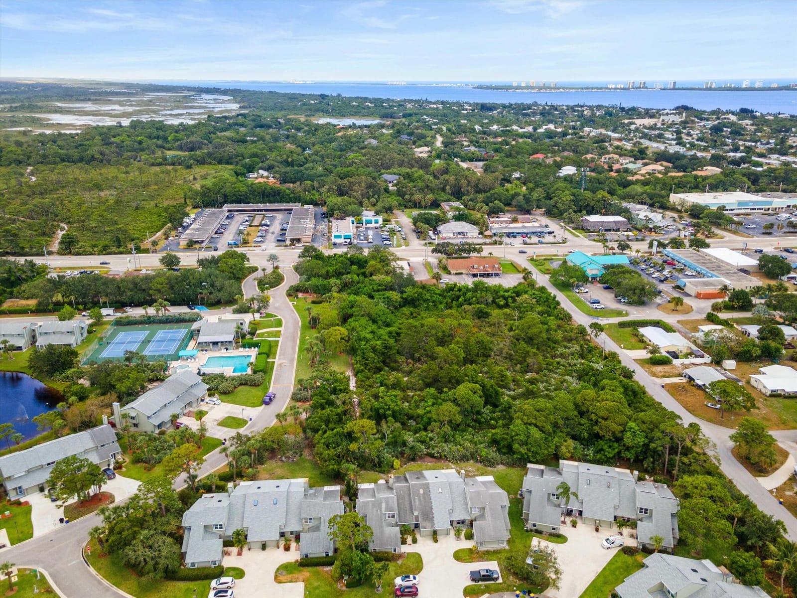 911 NE Sandalwood Place, Jensen Beach, FL 34957 photo 12