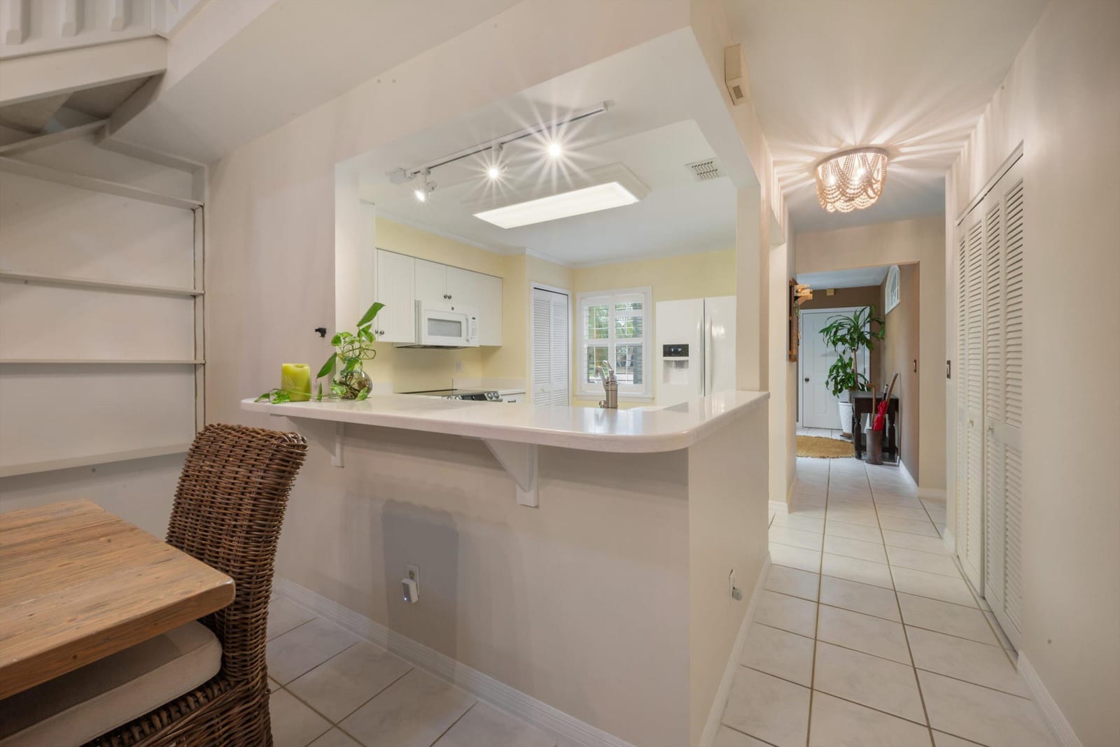 911 NE Sandalwood Place, Jensen Beach, FL 34957 photo 4