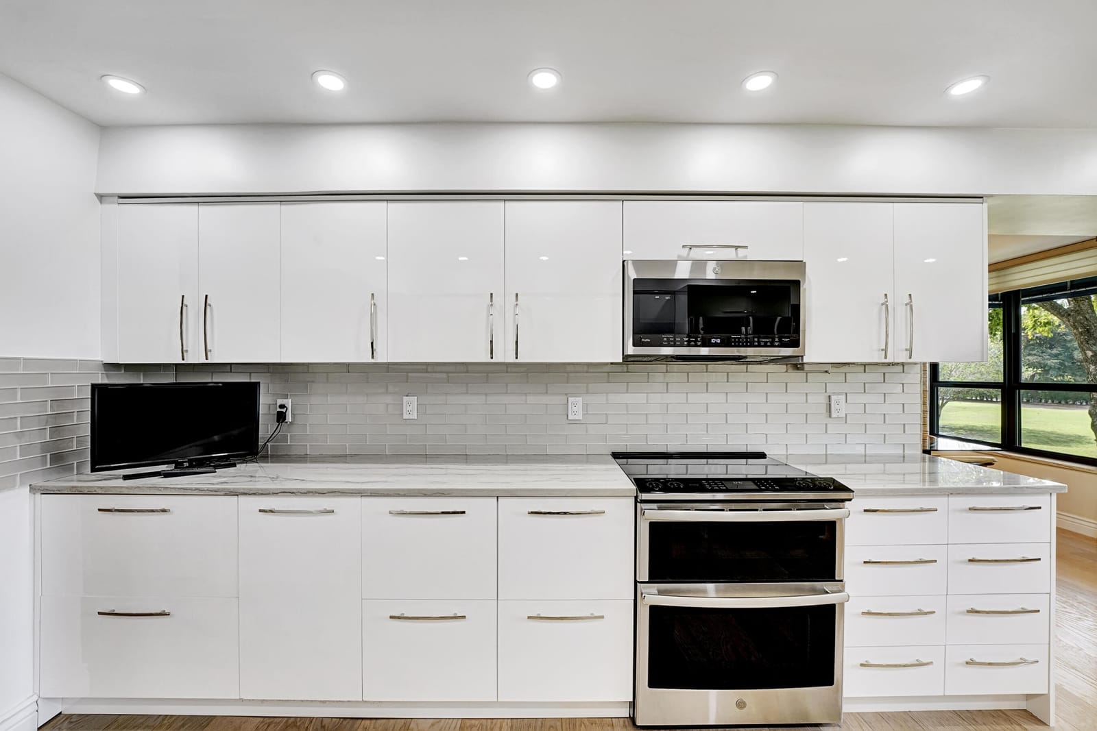 7578 Regency Lake Drive 201, Boca Raton, FL 33433 photo 3