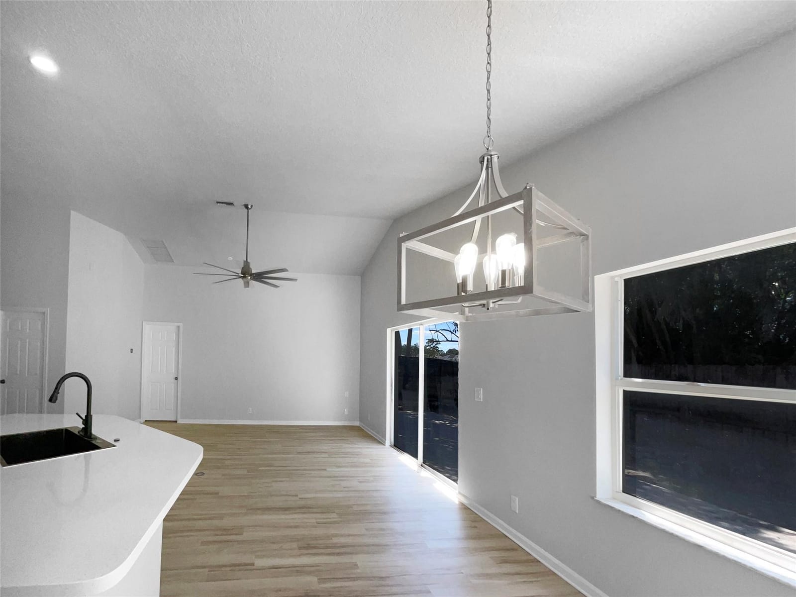 1066 Salmon Isle — photo 9