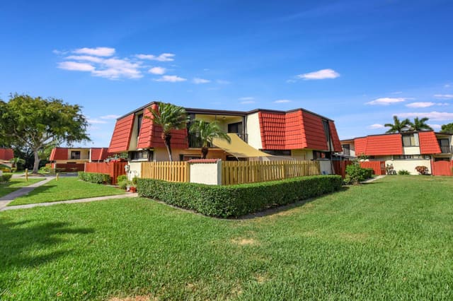 3718 Victoria Drive, West Palm Beach, FL 33406