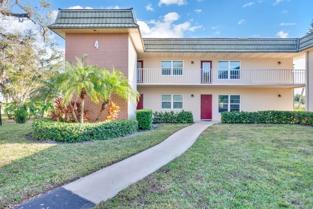 4 Vista Gardens Trail 107, Vero Beach, FL 32962