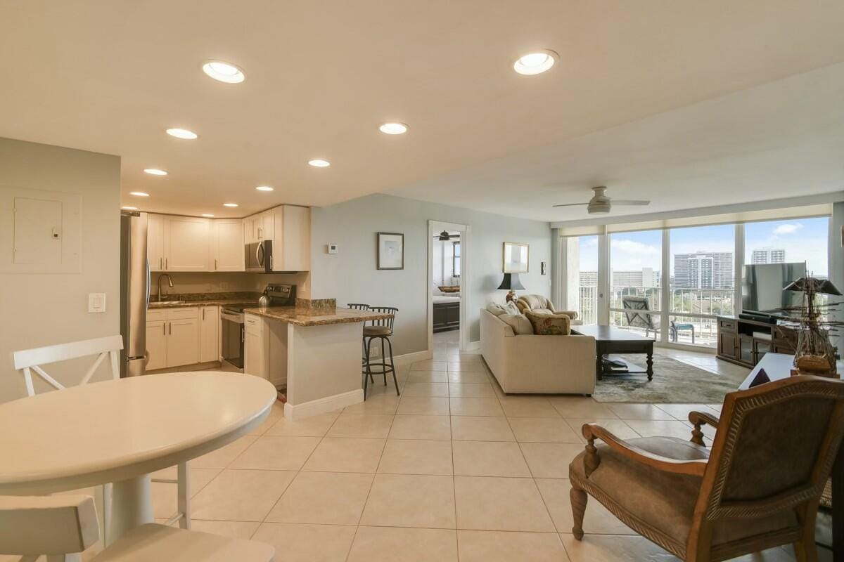 336 Golfview Road Ph05, North Palm Beach, FL 33408 photo 2