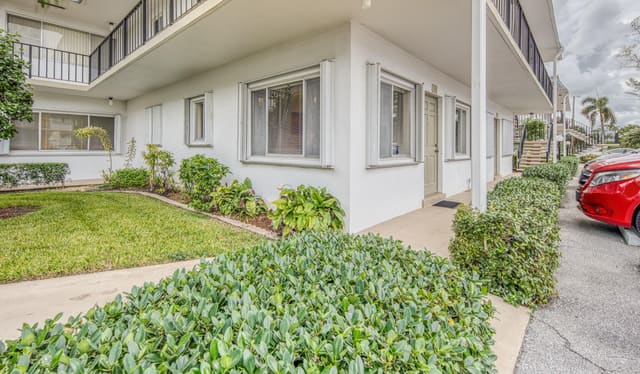 3040 Lake Osborne Drive 106, Murry Hills Apt, Lake Worth Beach, FL