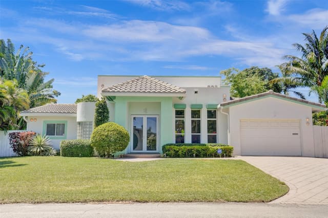 300 NW 21st Court, sold in Hillbrook, Wilton Manors, FL