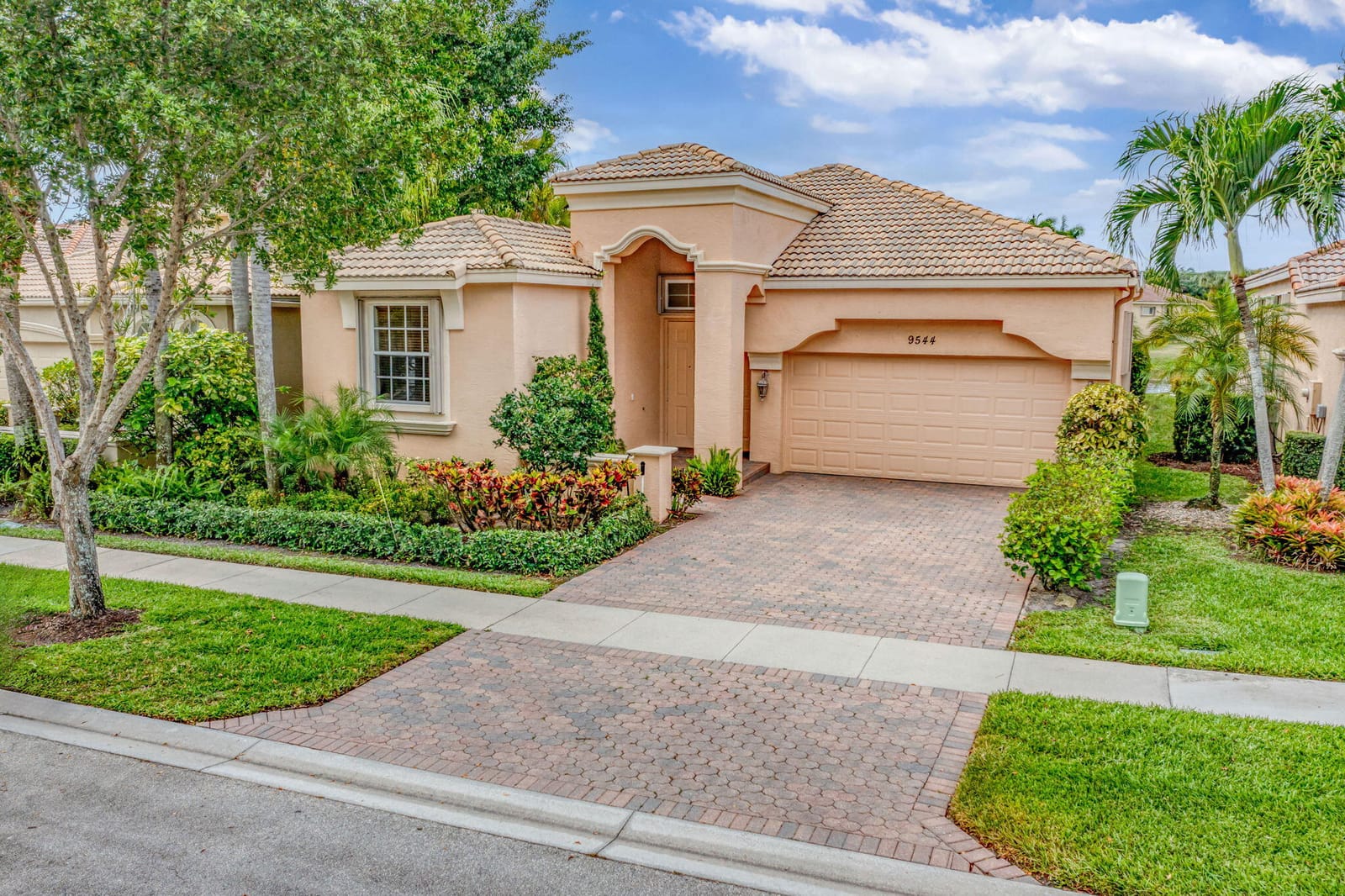 9544 Via Elegante, Wellington, FL 33411 photo 2