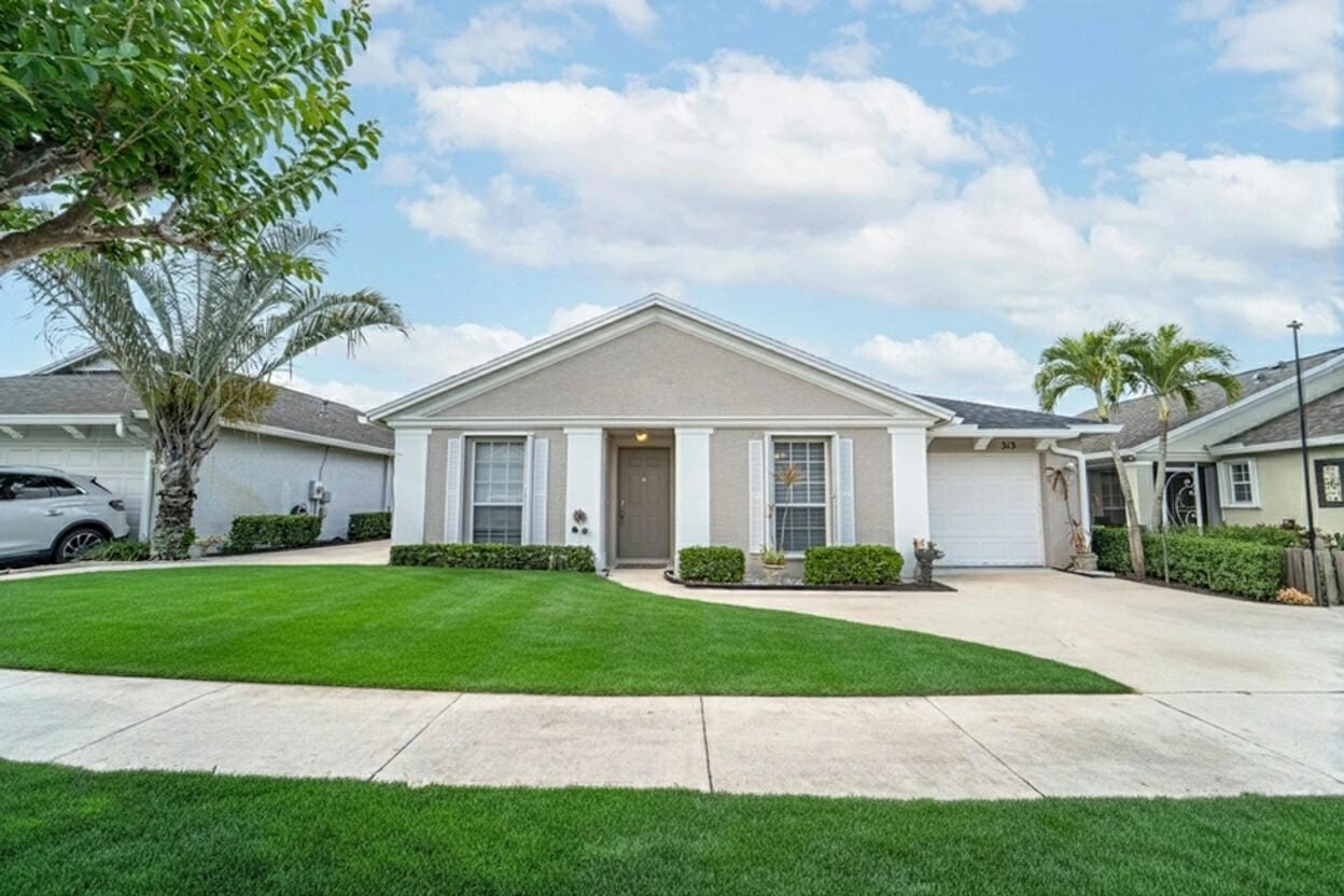 313 SW North Shore Boulevard, Port St. Lucie, FL 34986