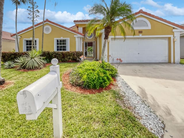 304 NW 47th Avenue, Deerfield Beach, FL 33442