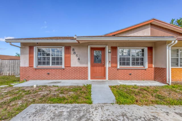 3854 Van Cott Circle, sold in October Park, West Palm Beach, FL